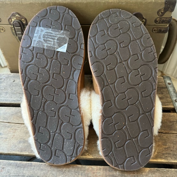 NIB UGG Chestnut Scuffette II Slippers - Picture 6 of 11